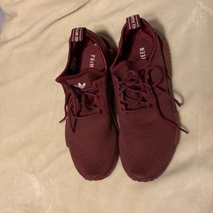 Womens Adidas sneaker